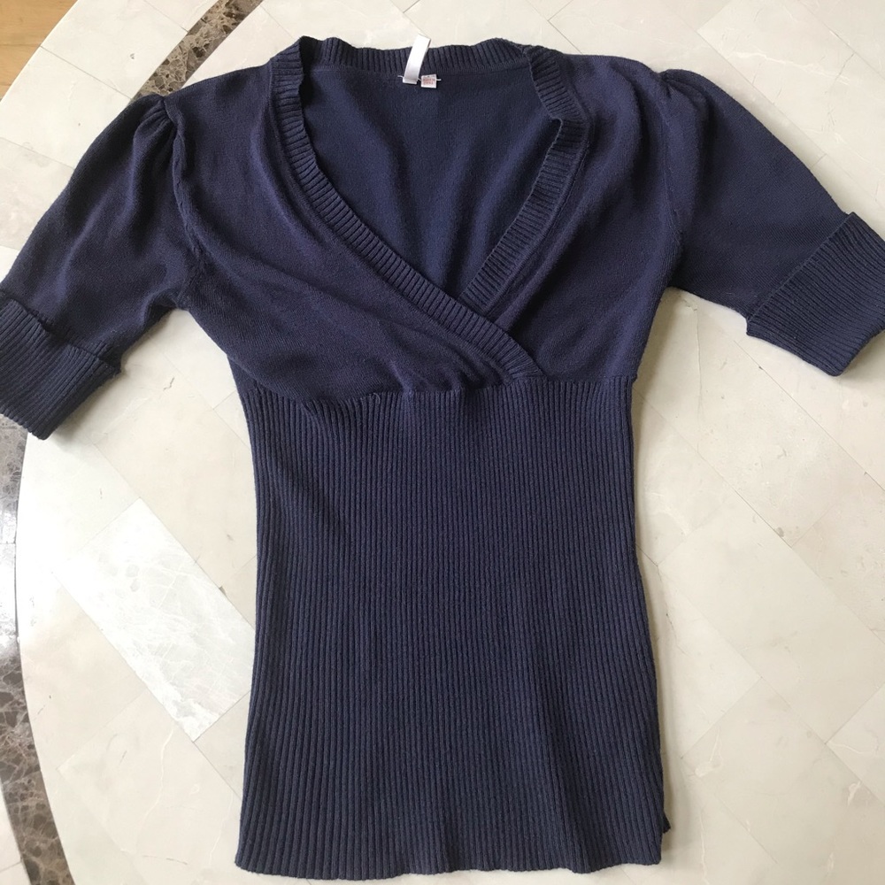 Outlooks navy blue top